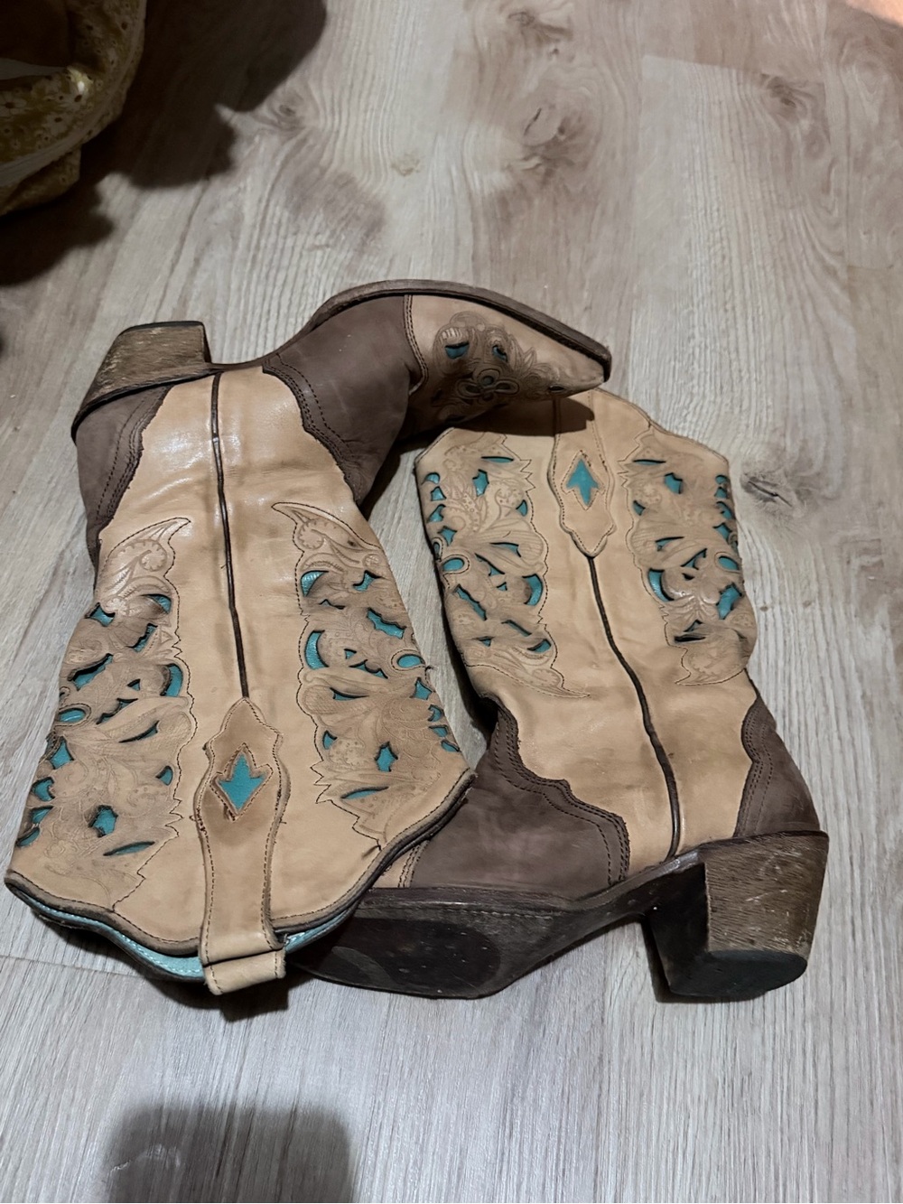 Source Unknown Tan & Turquoise Western Heeled Boots
